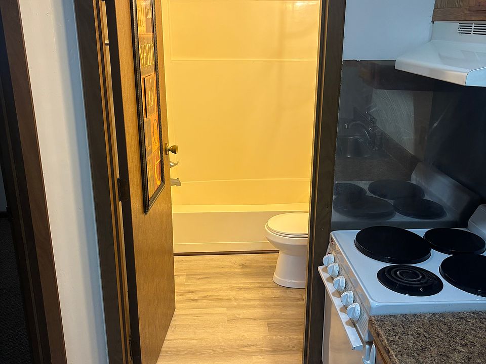 2nd image of 580 N State St APT 1