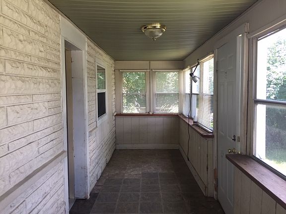 3rd image of 2325 N Leland Ave