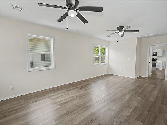 5th image of 2110 Robison St
