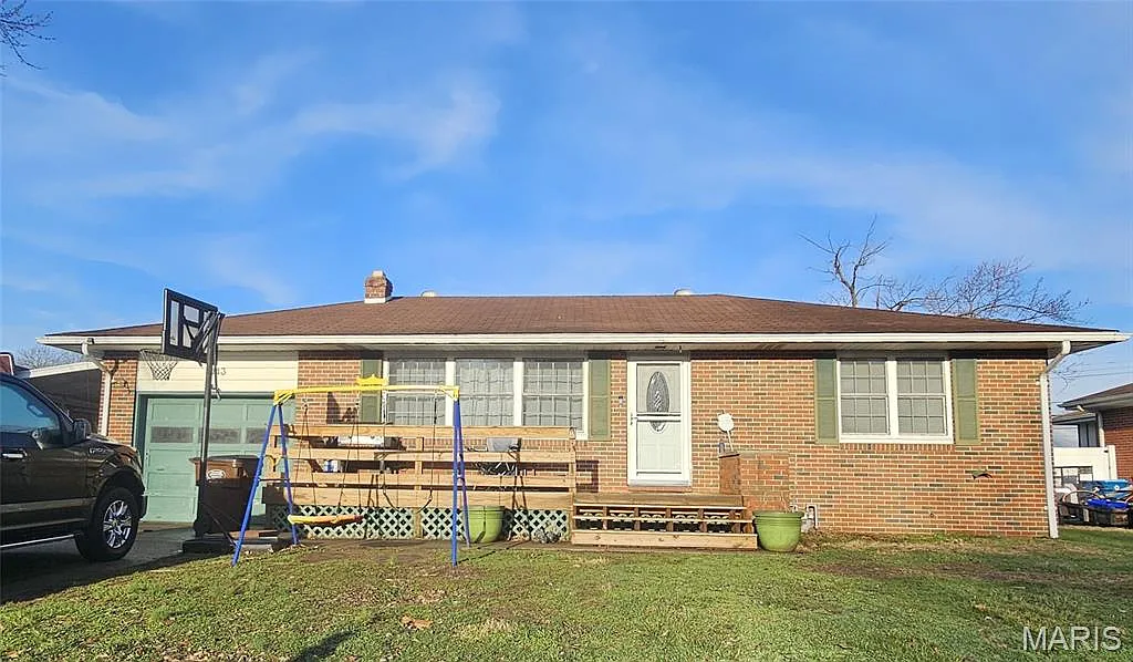 143 Reno Ave photo 1