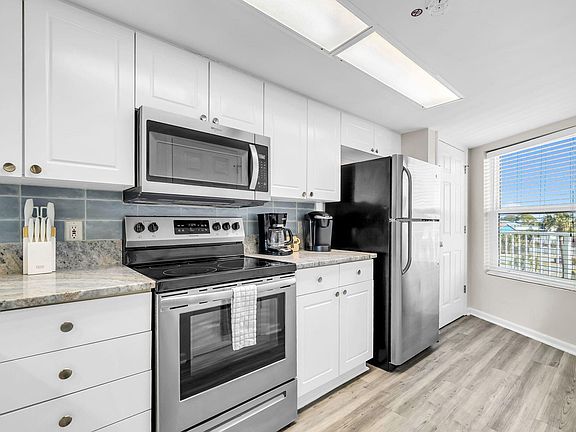 5th image of 895 Santa Rosa Blvd APT 313