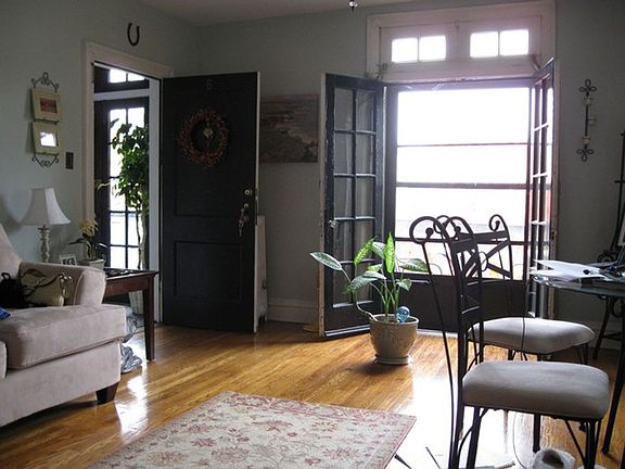 5th image of 3001 W Grace St APT 4
