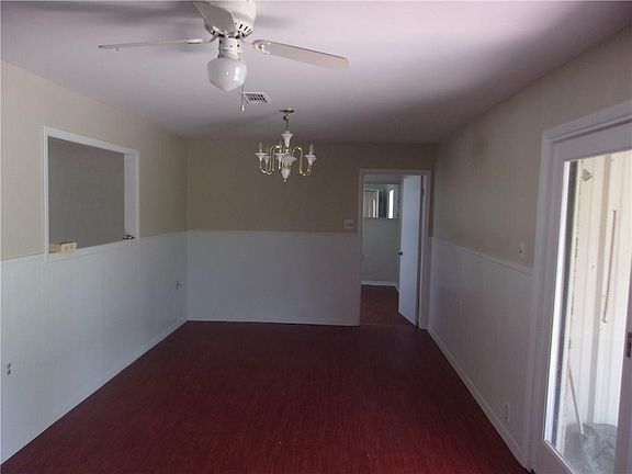 4th image of 503 Bowie St