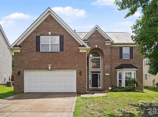 4106 Barclay Forest Dr, Charlotte, NC 28213