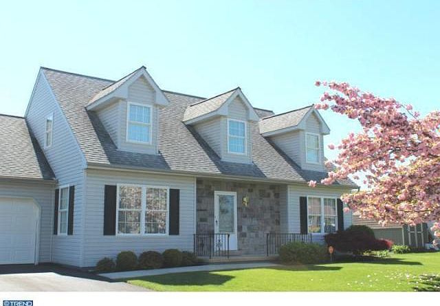 1st image of 23 Carriage Dr
