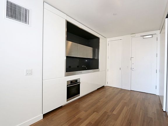 3rd image of 15 William St APT 32F