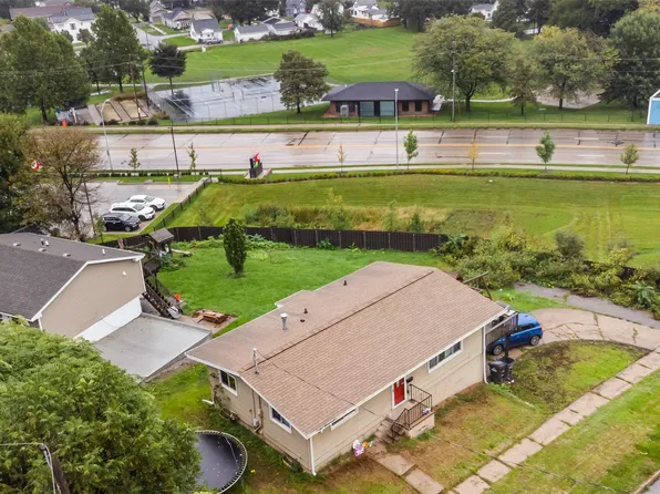 2 E Hillside Ave, Des Moines, IA 50315