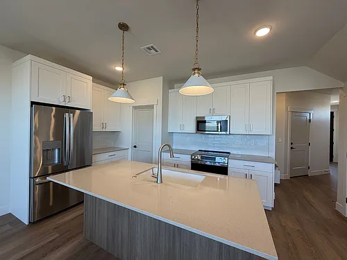 571 E Hemsworth Ln Photo 1