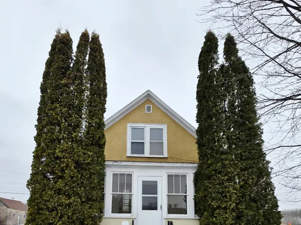 104 Dakota Ave W, Gilbert, MN 55741