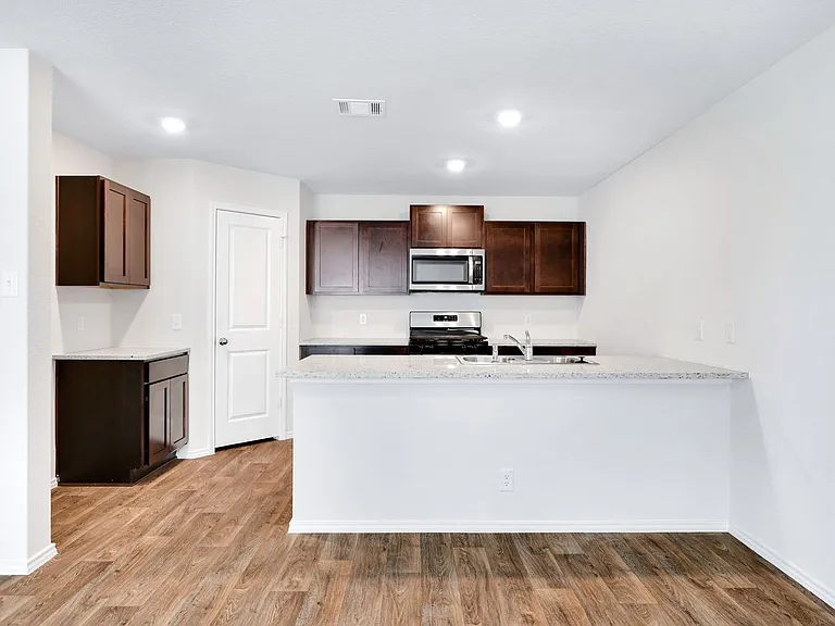 13512 Waxman Spark — Photo 7
