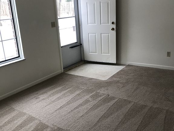 2nd image of 301-322 Peppertree Ln #320