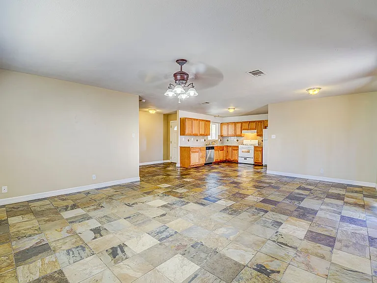3990 Syracuse Dr — Photo 3
