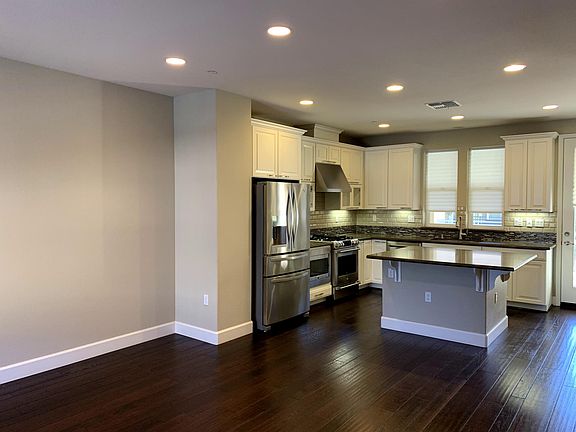 4th image of 617 Autumn Meadow Dr