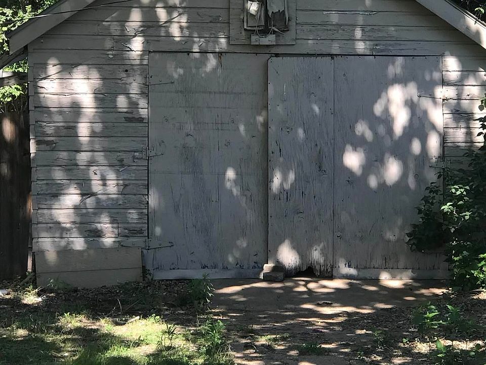 2nd image of 1307 Stout St