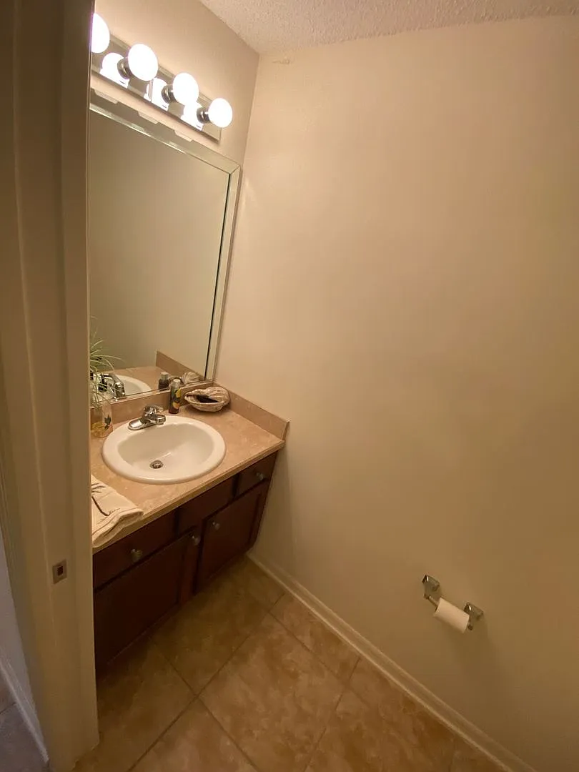 Seasonal Rental - Large 4 Bed + 4 1/2 Baths Home, W/Views Of The Jacaranda Golf Course And Lake I... — Photo 3