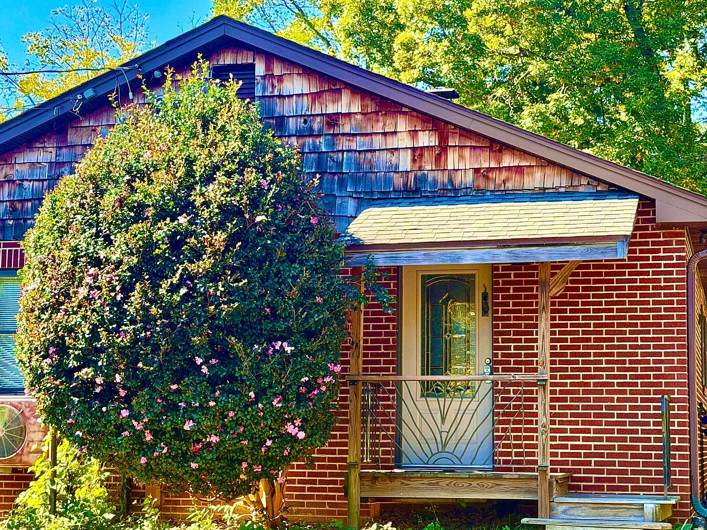 Black Mountain - Well Maintained Single Level Home — Photo 1