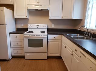 109 Cattail Ln, North Kingstown, RI 02852