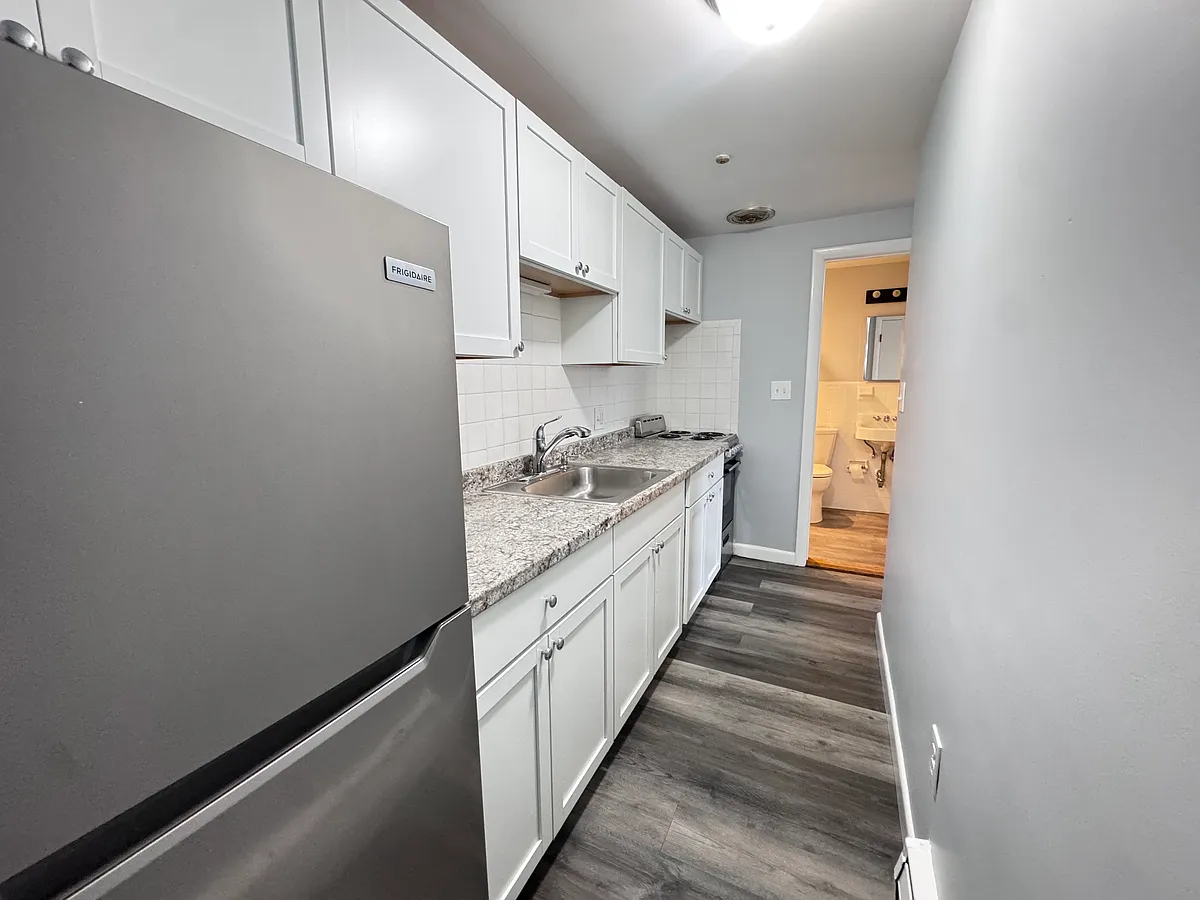 Building Photo - 14 Curlew Rd #C