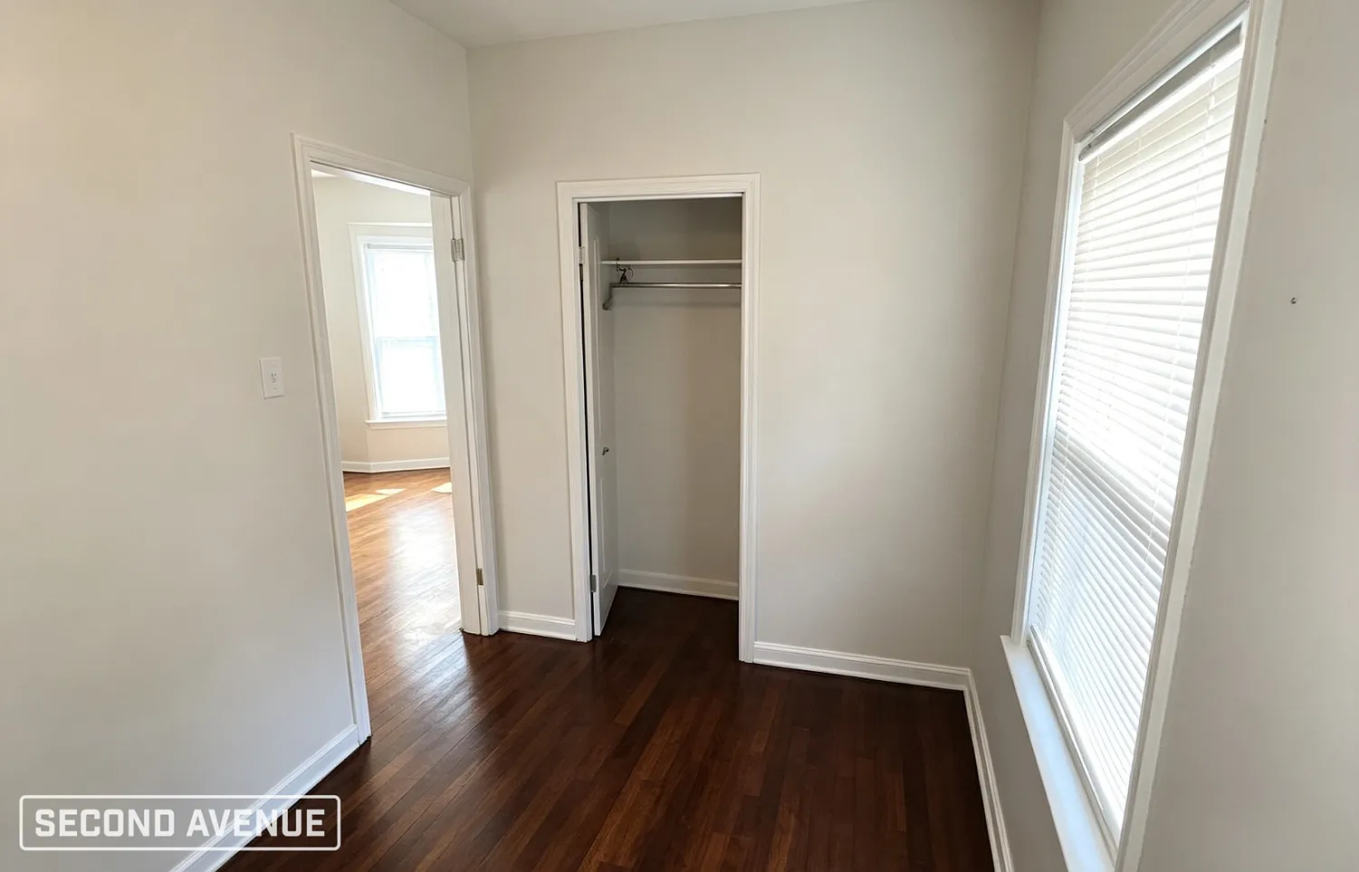 4 bed, 1.0 bath, 1920 sqft, $1,999 — Photo 3
