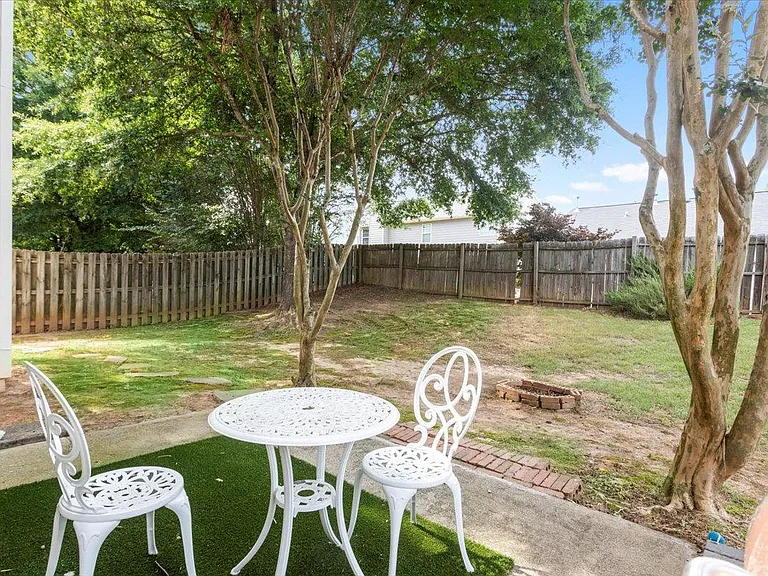 1130 Winthrope Chase Dr — Photo 25