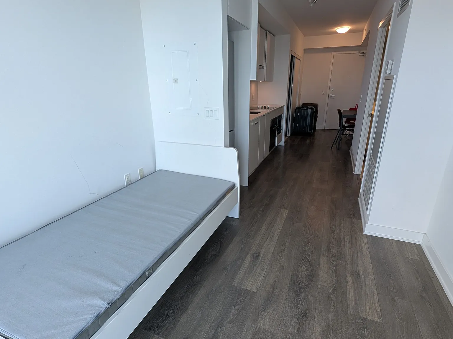 Studio, $1,900 — Photo 4