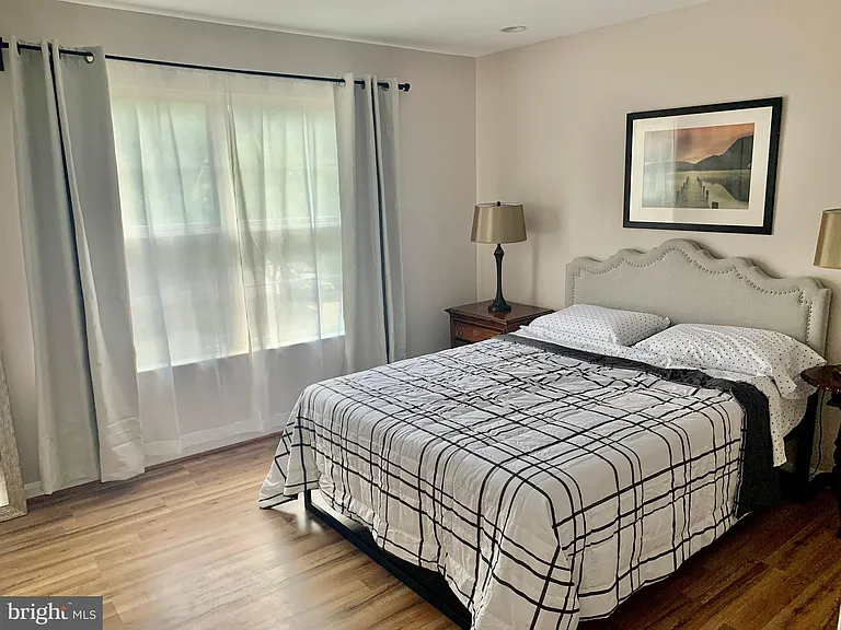 2104 Sayan Ct — Photo 10
