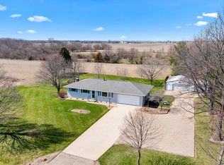 315 S Eden Rd, Hanna City, IL 61536