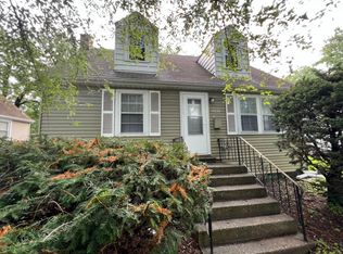 17632 Community St, Lansing, IL 60438