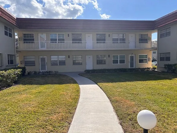 61 Woodland Dr APT 205, Vero Beach, FL 32962