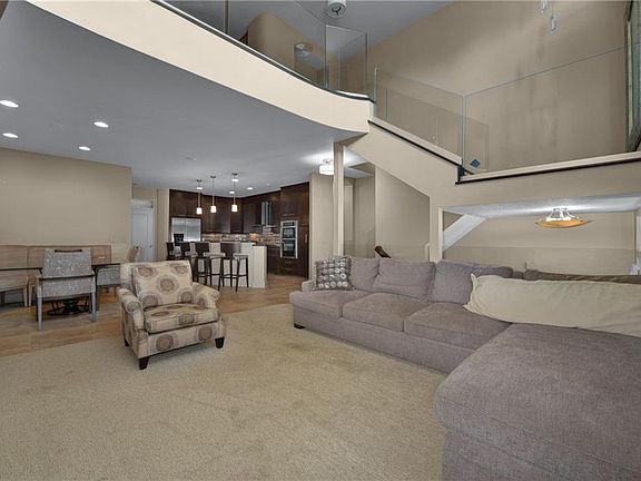 4th image of 29 Astor Pl