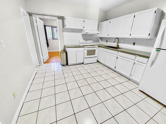 4th image of 3133 Laguna St