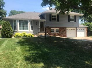 814 NE Mulberry St, Lees Summit, MO 64086