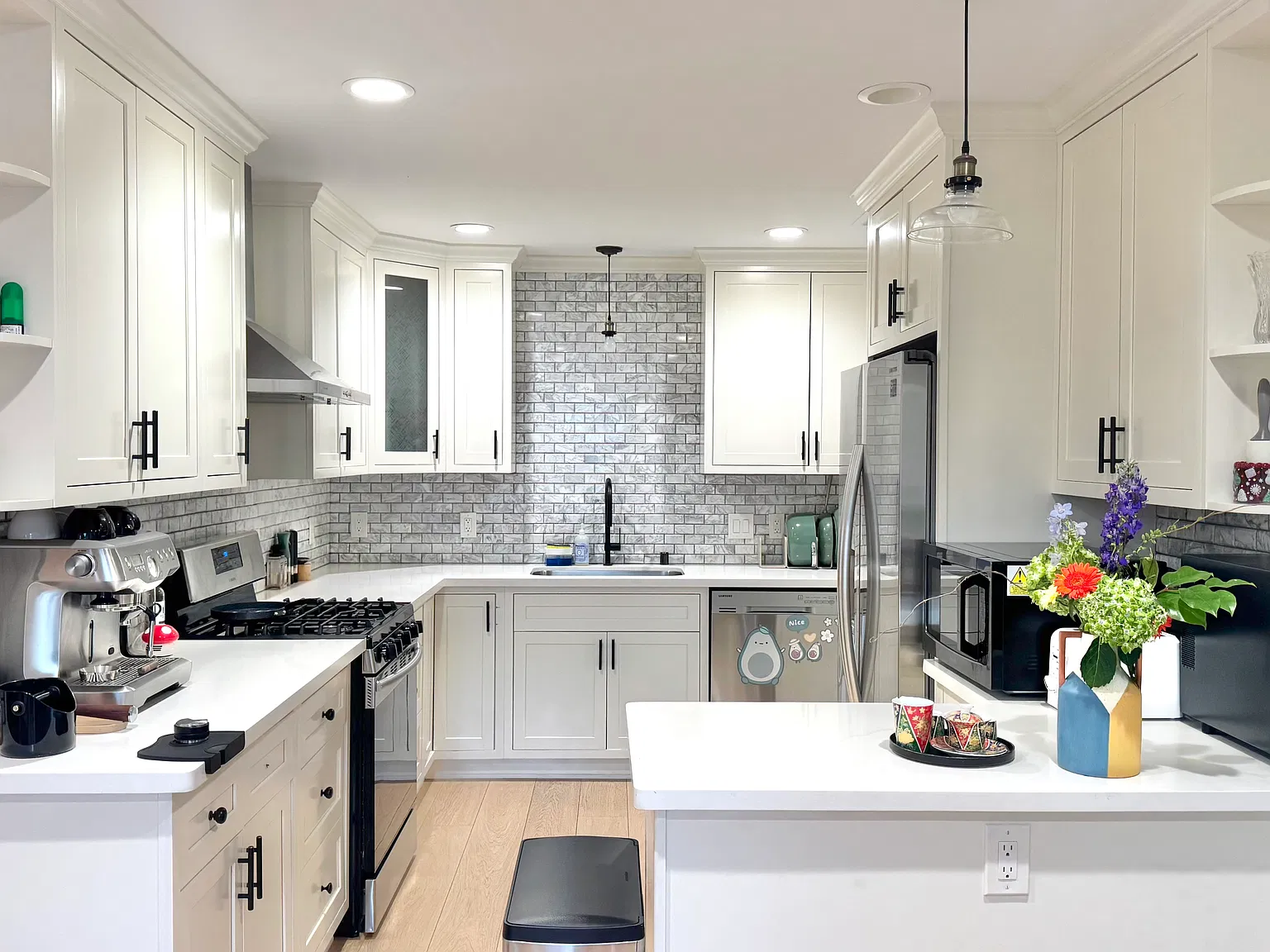4 bed, 2.5 bath, 1410 sqft, $6,800 — Photo 4
