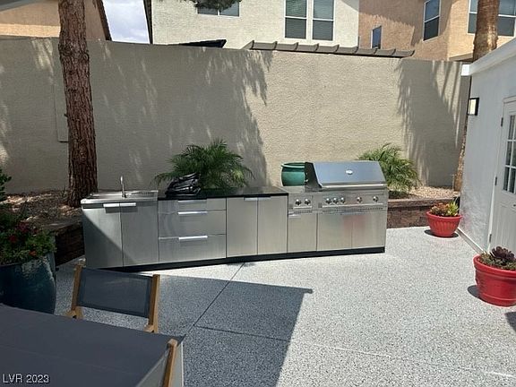 5th image of 8175 Arville St #236