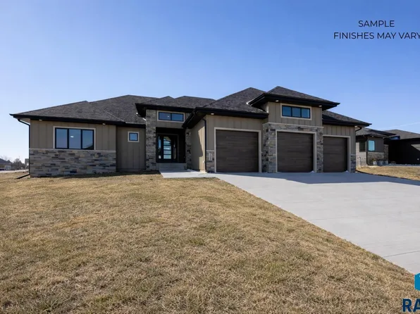 7413 E Twin Pines Ct, Sioux Falls, SD 57110