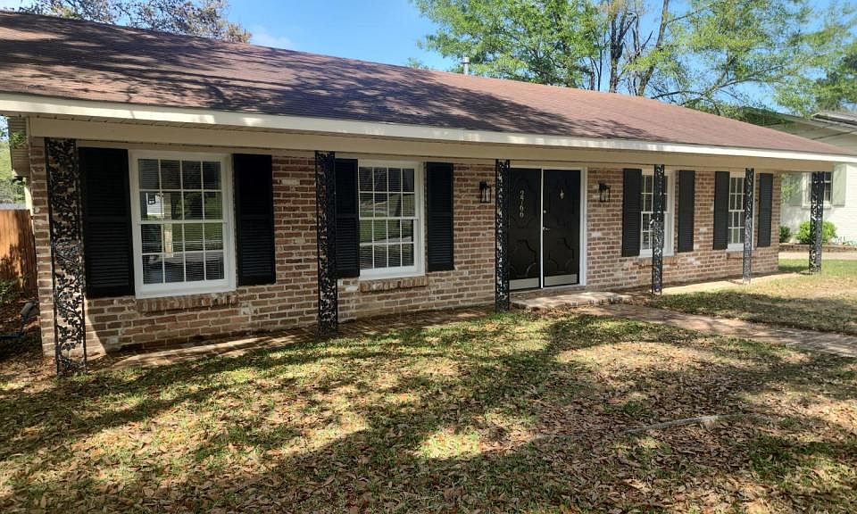 1st image of 2766 Brookwood Dr