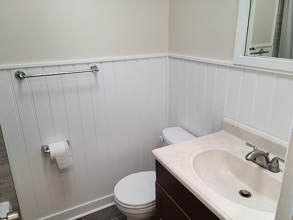 4th image of 1331 Narragansett St #1