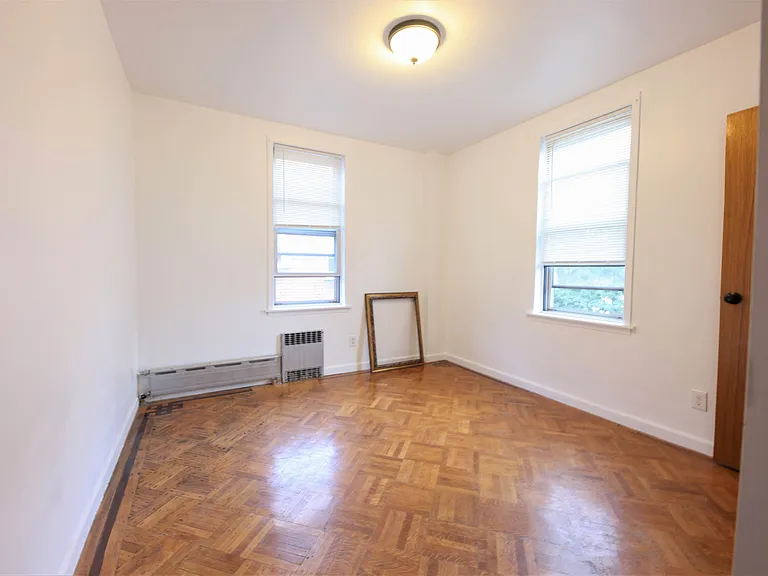 85-04 Parklane S #3 — Photo 14