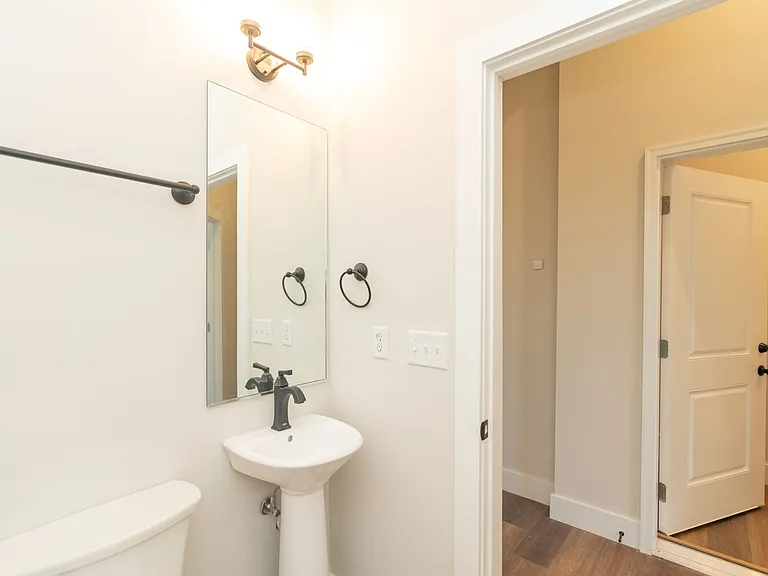 1039 Montague Pl — Photo 15