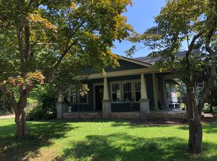 530 Erkwood Dr, Hendersonville, NC 28739