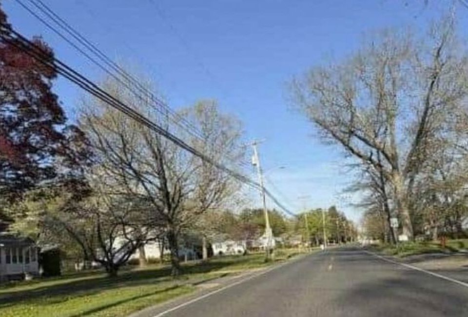 Exterior Neighborhood (street photo)