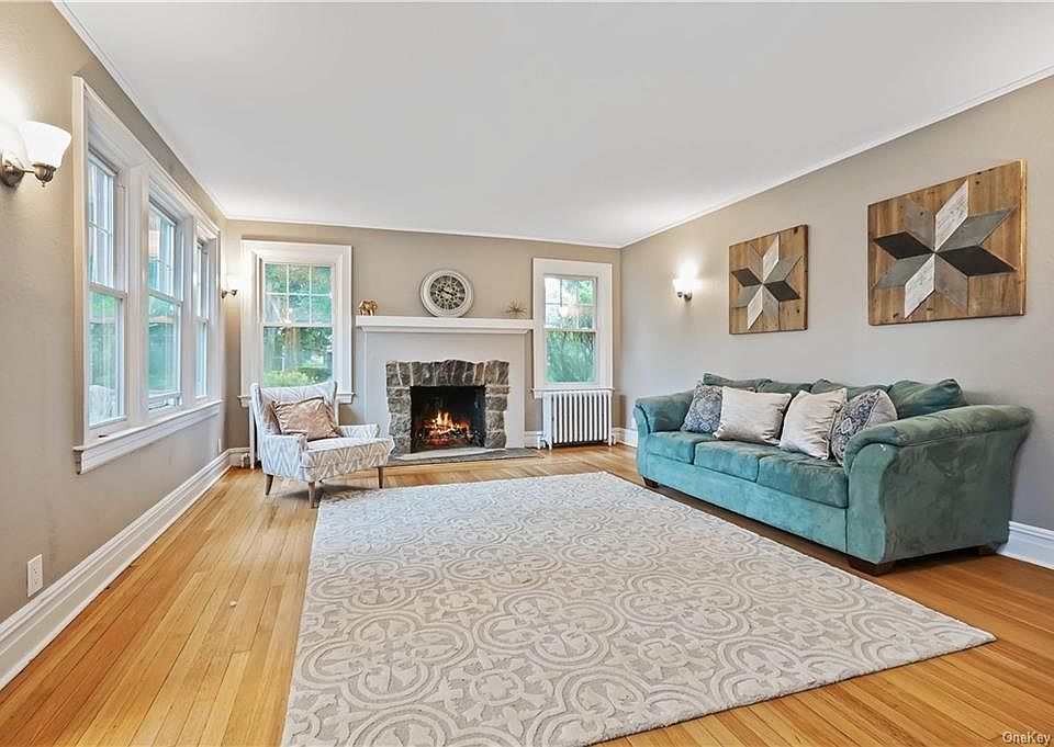 1st image of 104 Harvard Dr