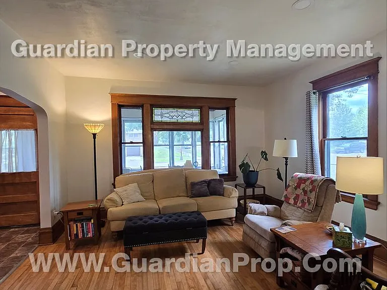 817 Stryker Ave — Photo 9