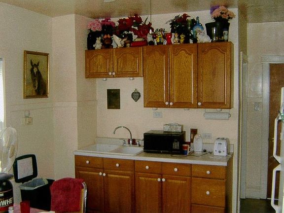 3rd image of 6616 N Oak Park Ave