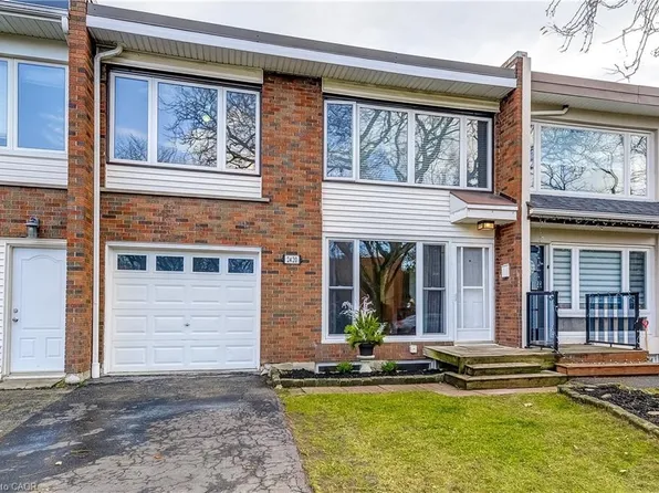 2420 Maryvale Ct, Burlington, ON L7P 2P2