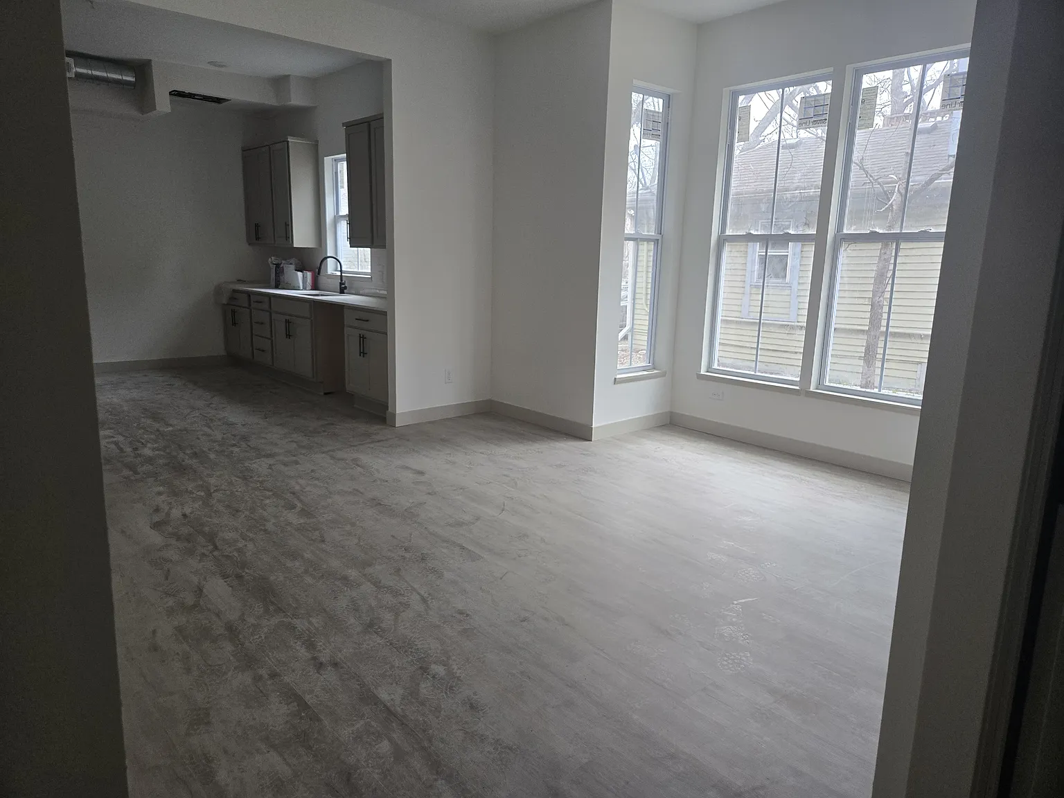 4 bed, $2,600 — Photo 2