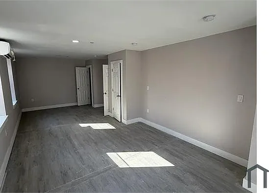 2797 Webb Ave #3A — Photo 8
