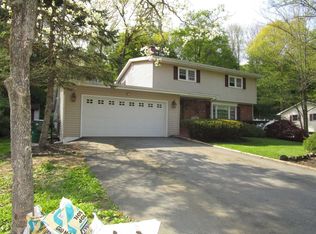 75 Alda Dr, Poughkeepsie, NY 12603