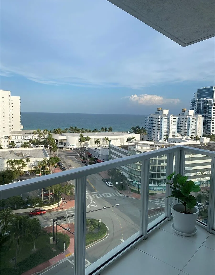 Eden House Condo — Photo 1