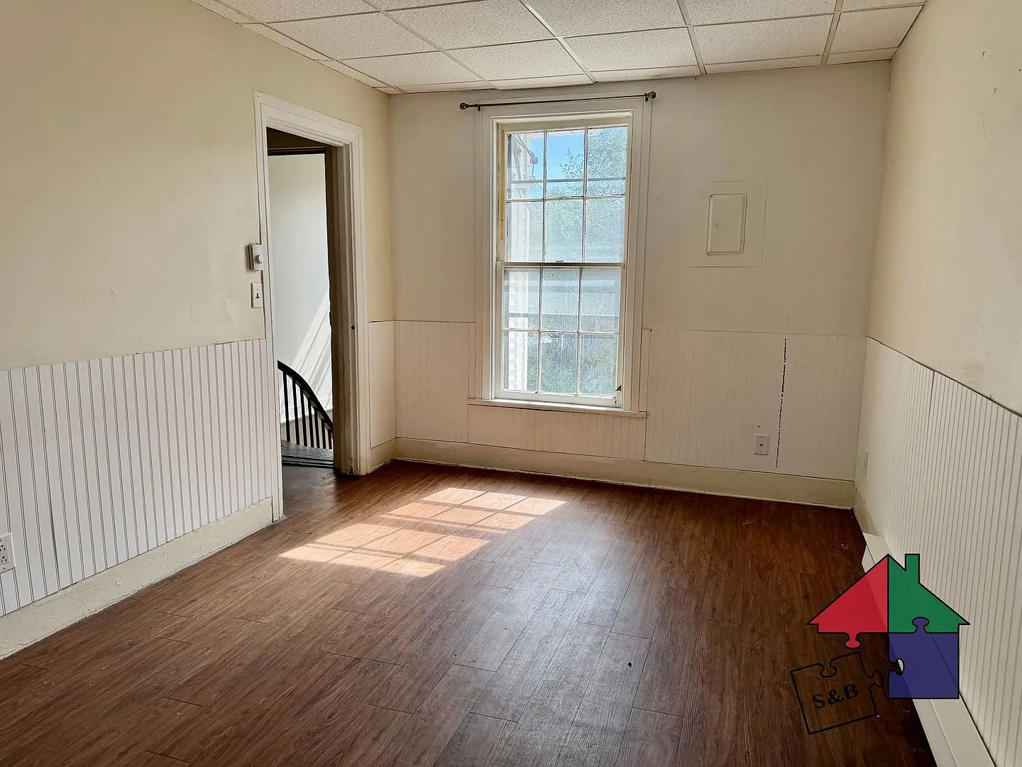 16 Vine Street — Photo 2